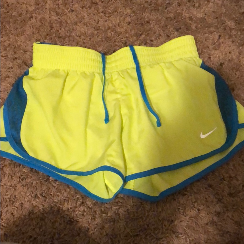 nike active shorts